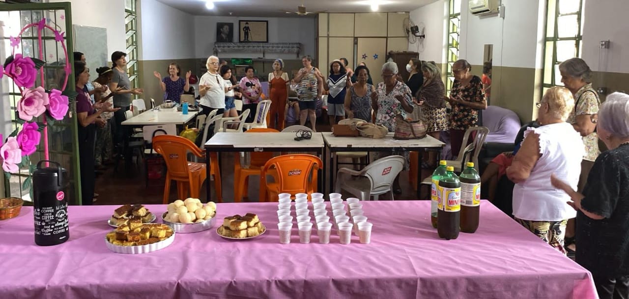 Prefeitura promove palestra sobre prevenção ao câncer de mama no Cras Vila União