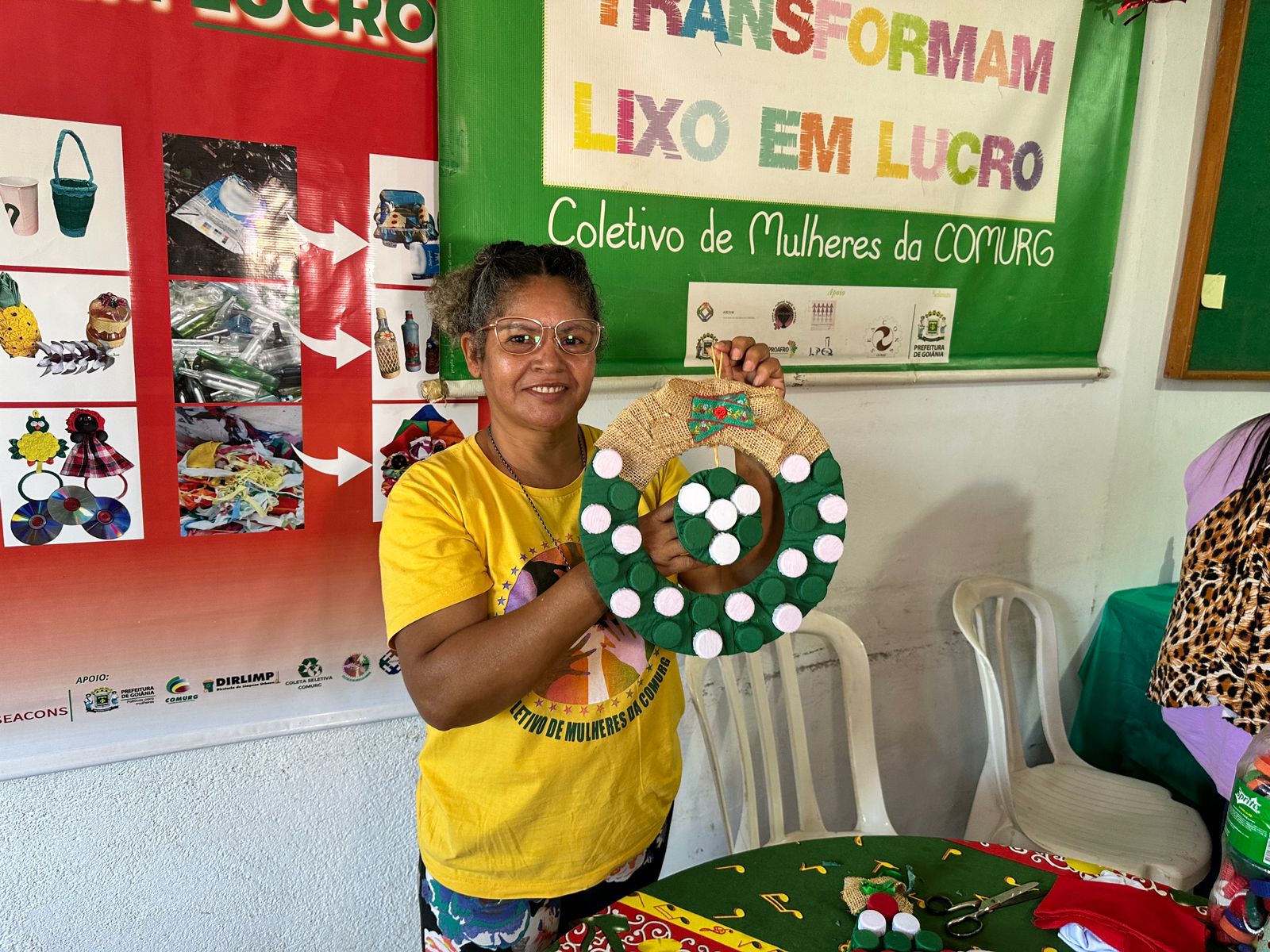 Comurg promove oficinas de decoração natalina com recicláveis