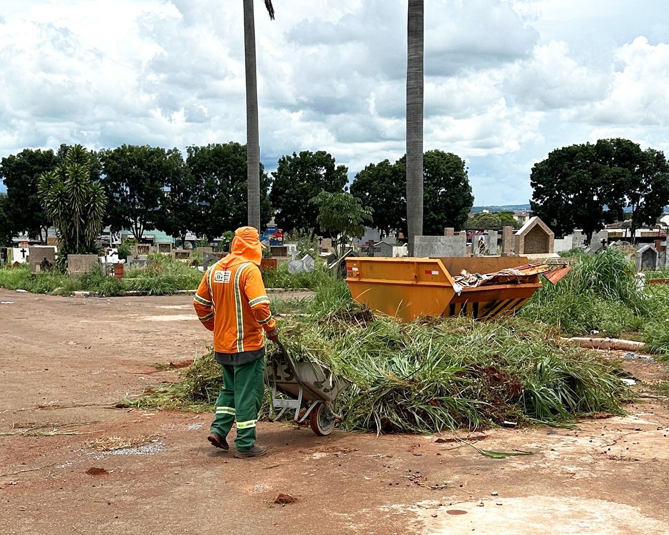 Prefeitura de Goiânia promove limpeza e revitalização em 13 bairros da região Leste