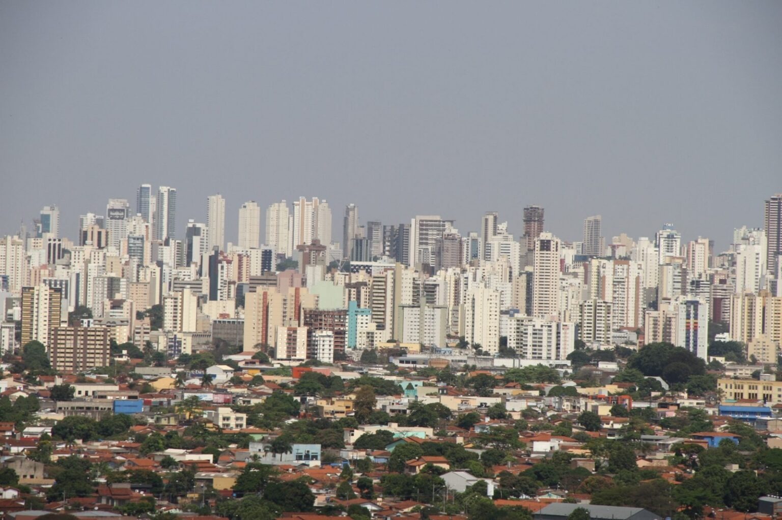 Prefeitura de Goiânia esclarece sobre licenças necessárias para construção na cidade.