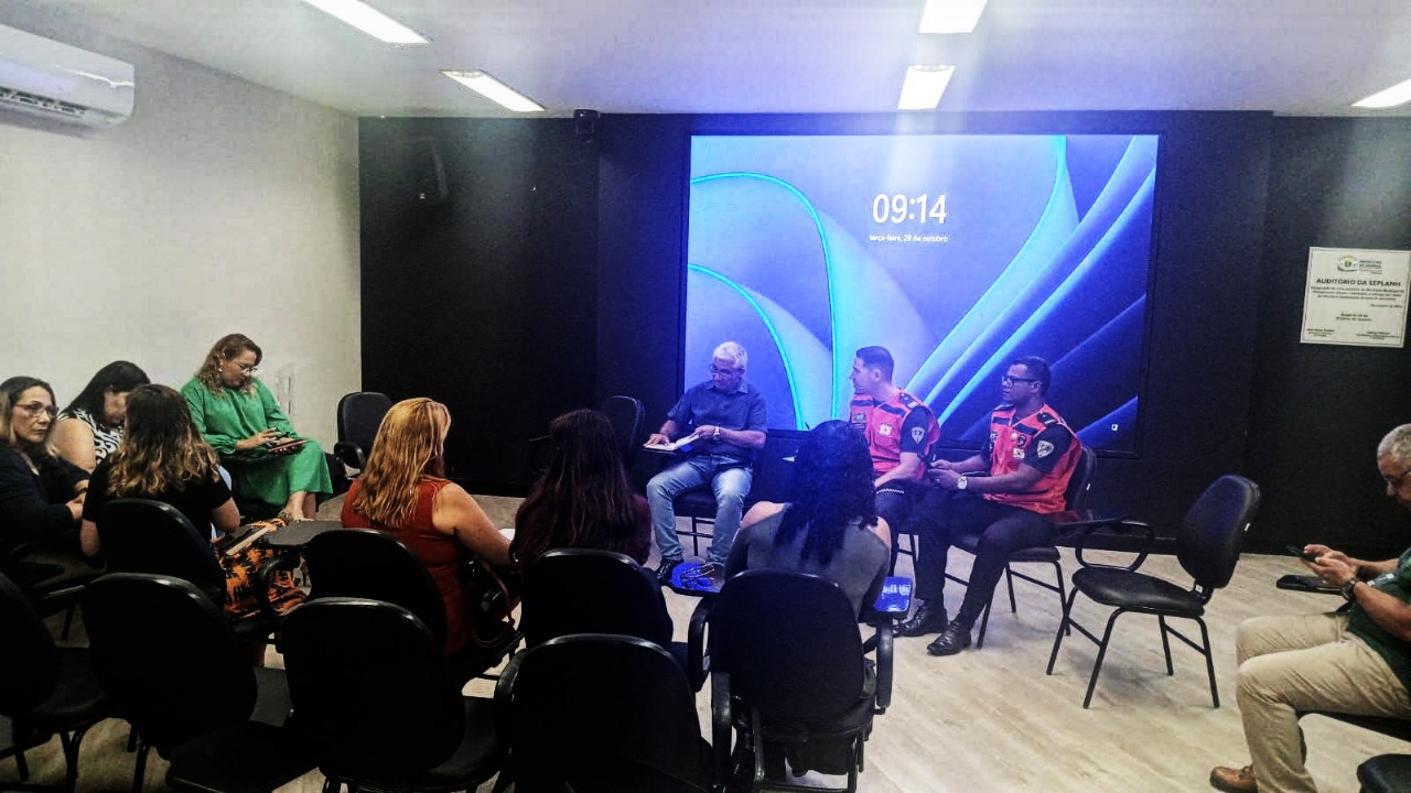 Goiânia intensifica plano de proteção a pessoas em situação de rua durante chuvas severas.