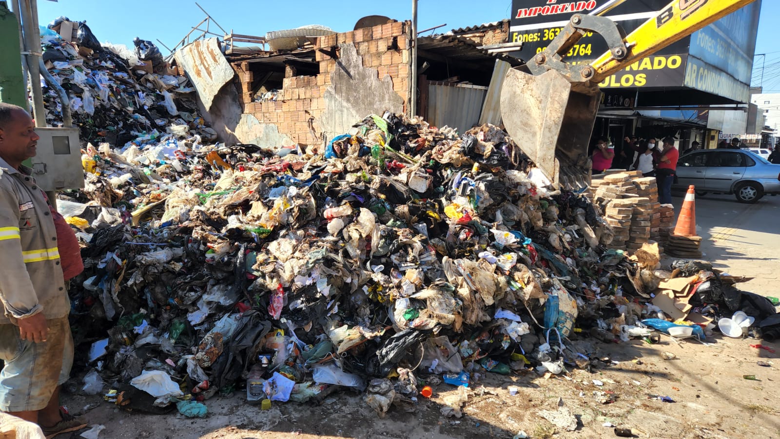 Prefeitura de Goiânia retira 248 toneladas de materiais inservíveis de imóveis em 2025 para combater dengue Prefeitura de Goiânia retira 248 toneladas de materiais inservíveis de imóveis em 2025 para combater dengue