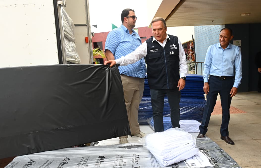 Goiânia se prepara para a transformação na saúde em 2026, afirma prefeito durante entrega de novos colchões e lençóis