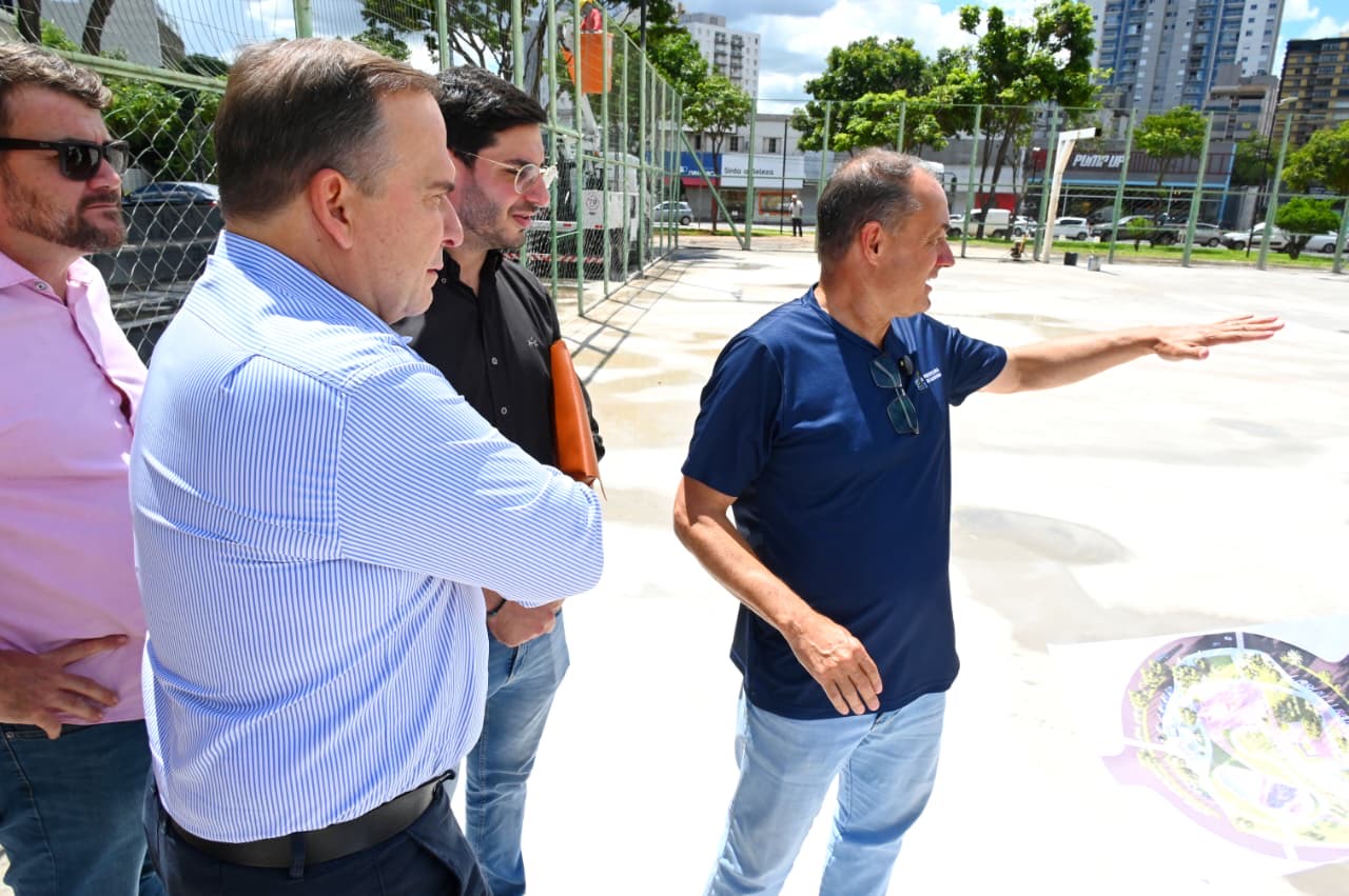 Mabel inspeciona revitalização da Praça do Avião para dar novo impulso ao esporte em Goiânia Mabel inspeciona revitalização da Praça do Avião para dar novo impulso ao esporte em Goiânia