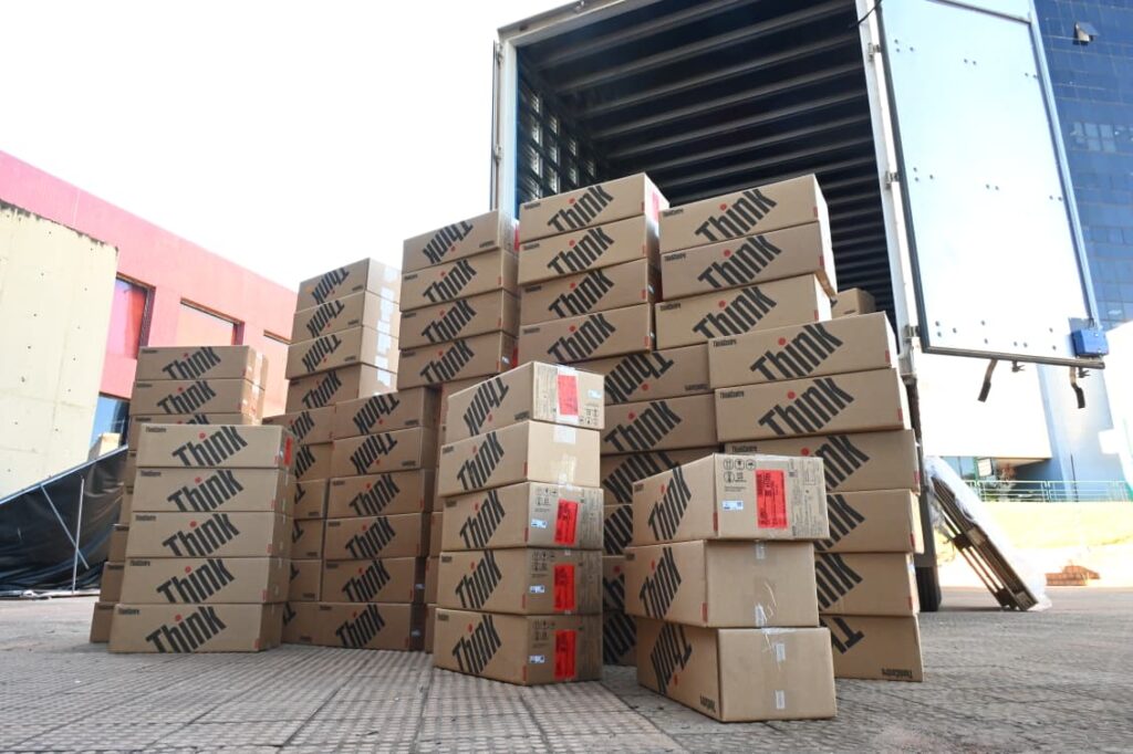 Goiânia investe R$ 11 milhões em tecnologia e entrega 3,5 mil computadores ao Paço Municipal para modernização dos serviços públicos