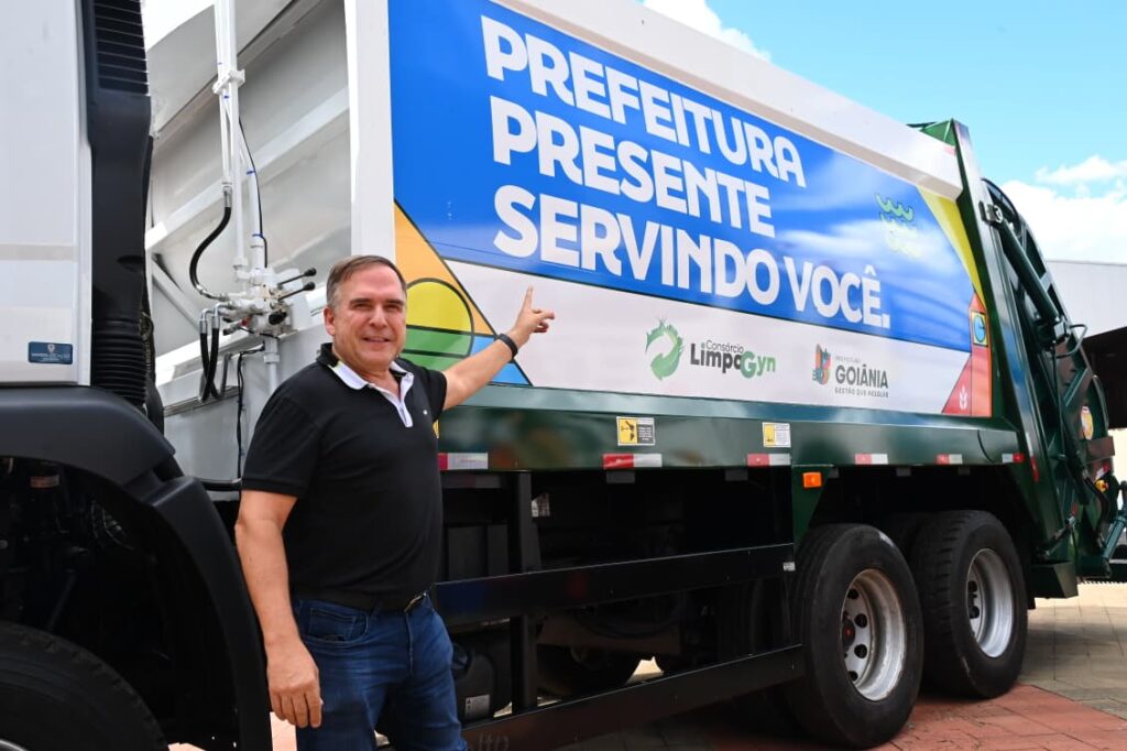 Mabel apresenta caminhões tecnológicos para coleta domiciliar em Goiânia e melhora eficiência da limpeza urbana
