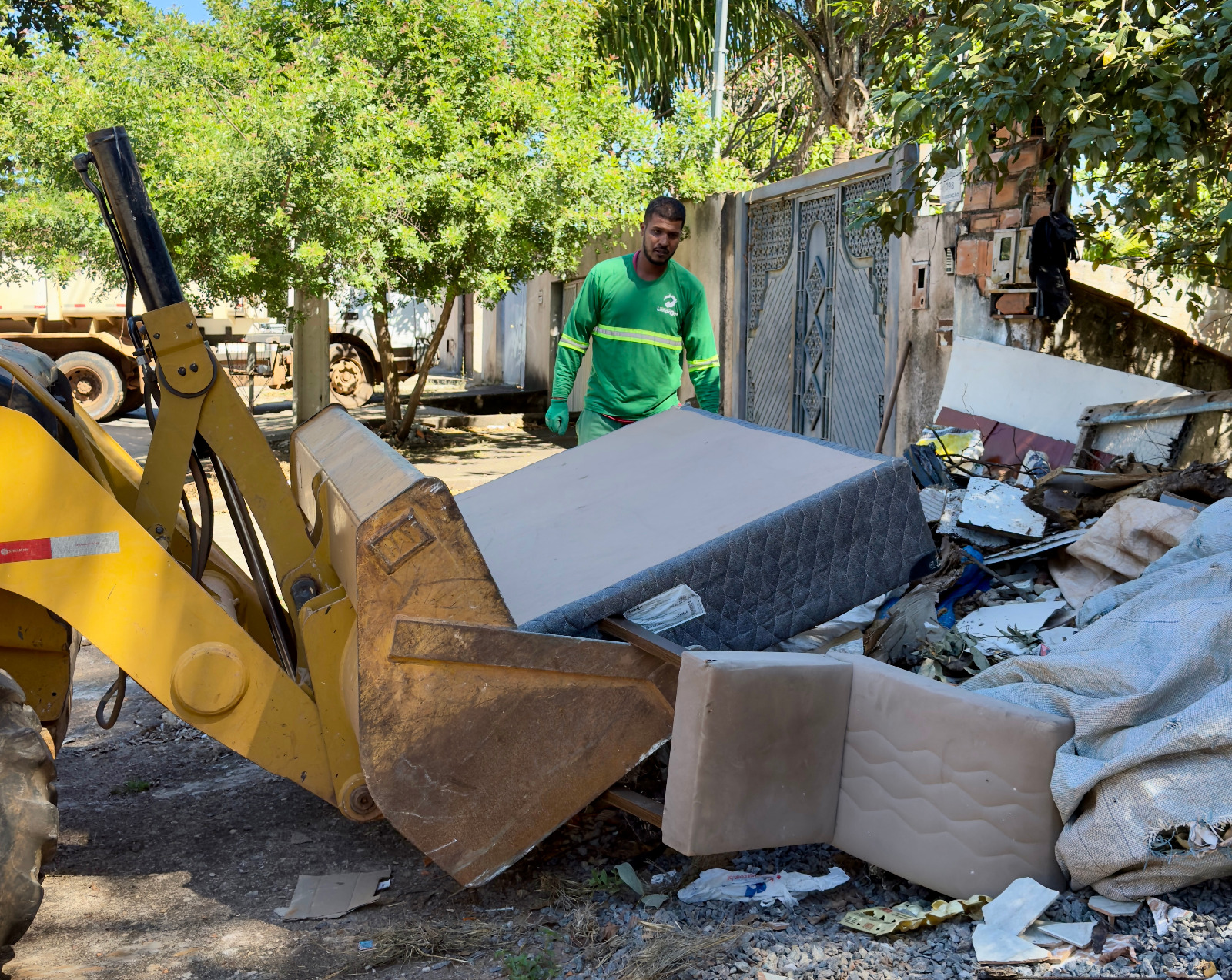 Consórcio Limpa Gyn remove mais de 420 mil toneladas de entulhos em Goiânia no primeiro semestre de 2026